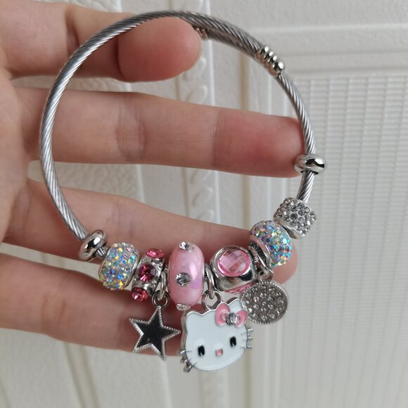 ⭐Hello Kitty Charm Pendant Tone Bangle Bracelet Silver & Pink - Picture 1 of 5